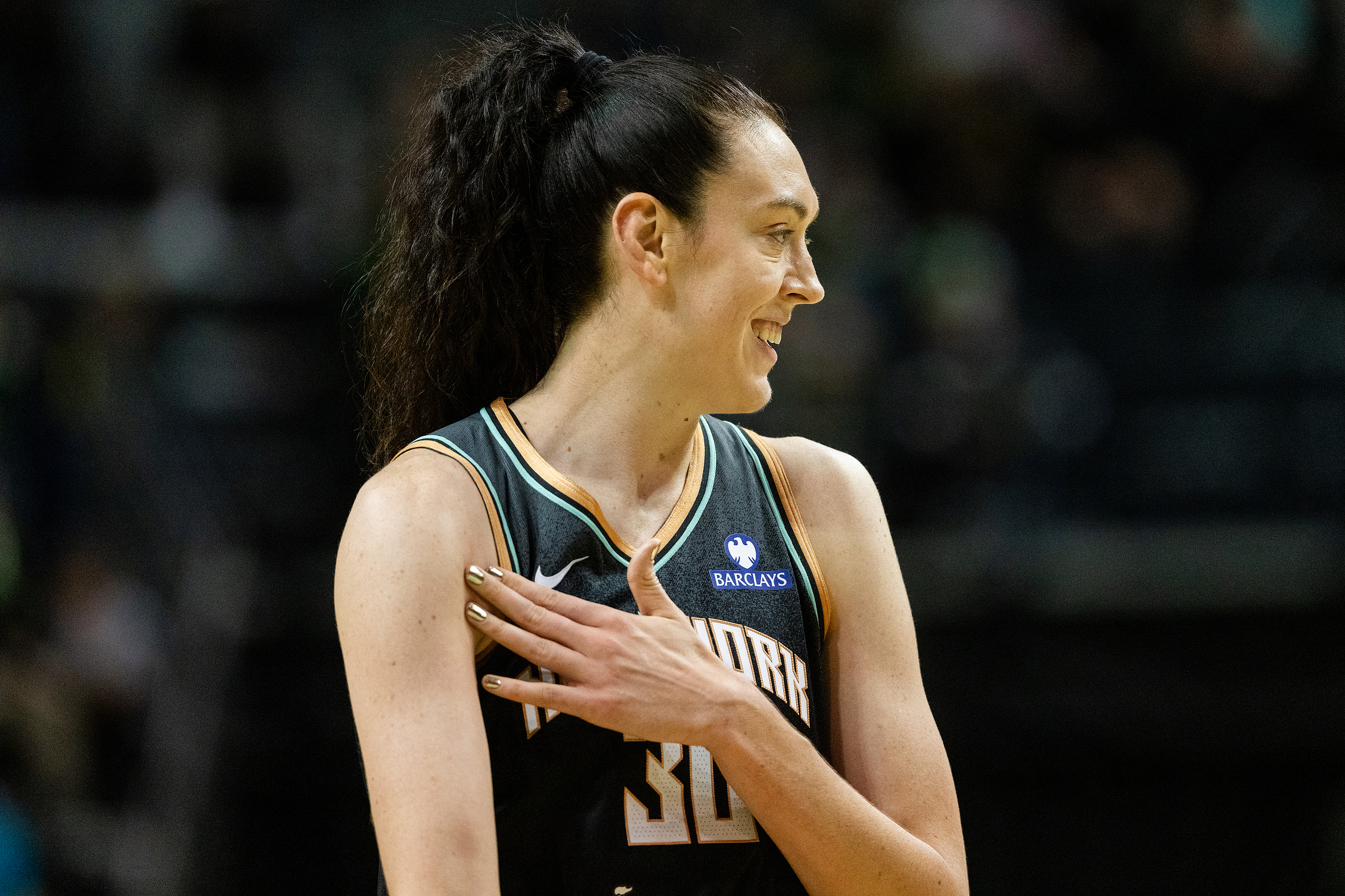 🏀自由人vs王牌前瞻：斯图尔特对决威尔逊，自由人状态低迷恐遭连败