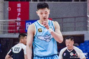 星空体育官网-媒体人：王睿泽离队参加广东全运队体测 杨金蒙已开始向教练转型