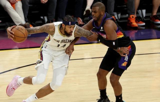 星空体育-两战下来毫无优势可言 布克受伤令太阳危机四伏