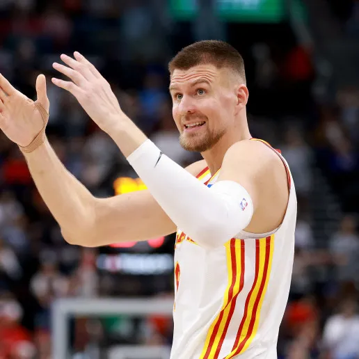 星空体育下载-铂金生涯前十个赛季共出战501场比赛，本赛季出勤率为32.7%