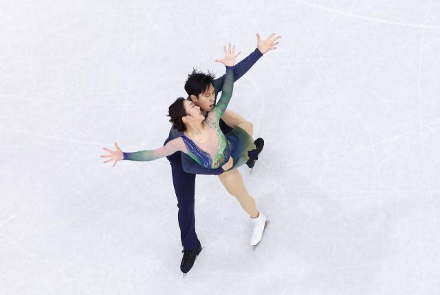 星空体育下载-花样滑冰双人滑：“葱桶组合”谢幕战获第五